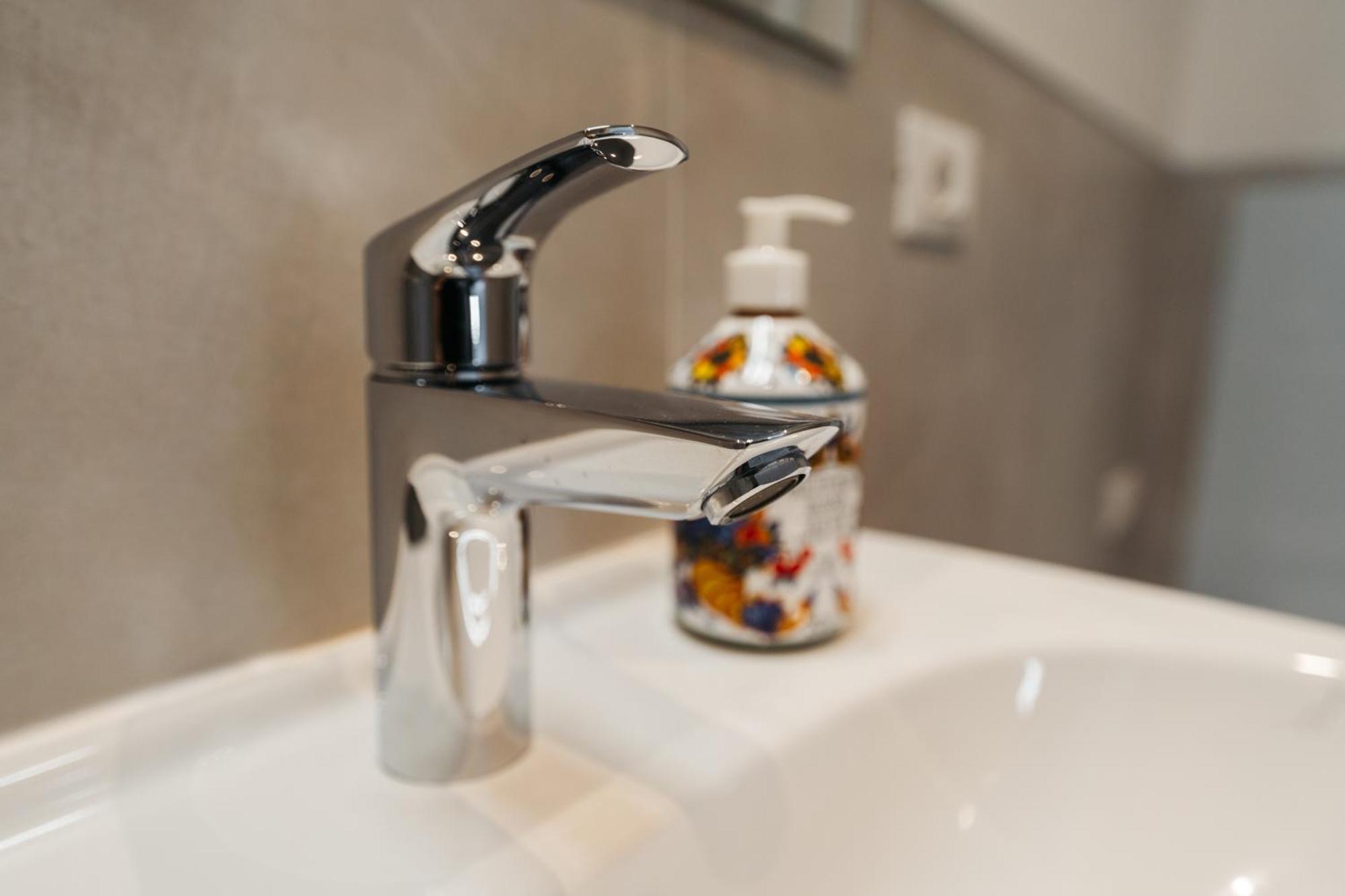 Porta Nuova Suites Верона Екстериор снимка